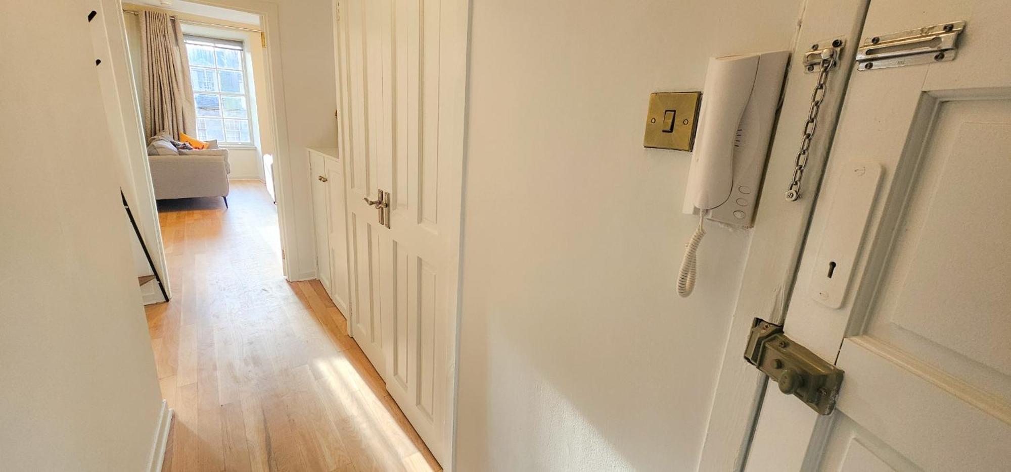 Royal Mile - Bright 2 Bedroom Apartment Эдинбург Экстерьер фото